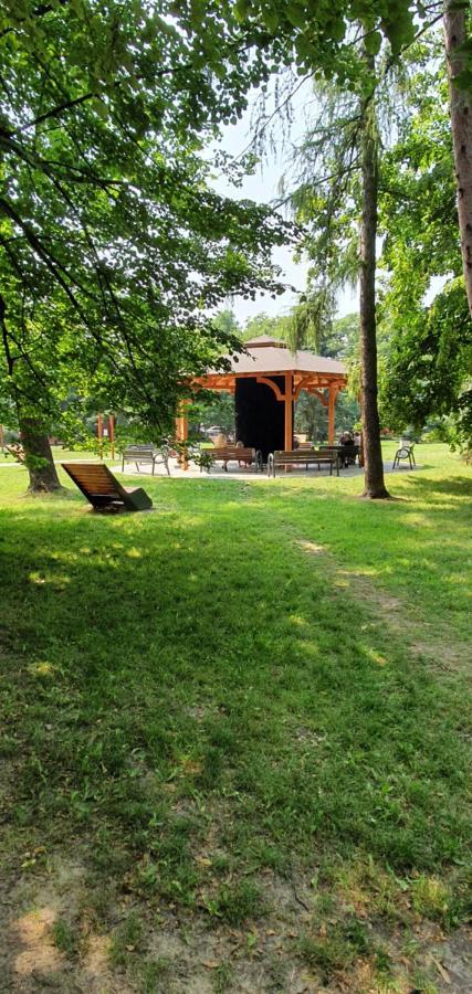 Juna2 - Nowoczesny Apartament W Centrum Z Widokiem Na Park Pruszków Extérieur photo