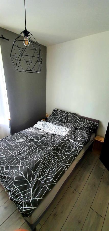Juna2 - Nowoczesny Apartament W Centrum Z Widokiem Na Park Pruszków Extérieur photo