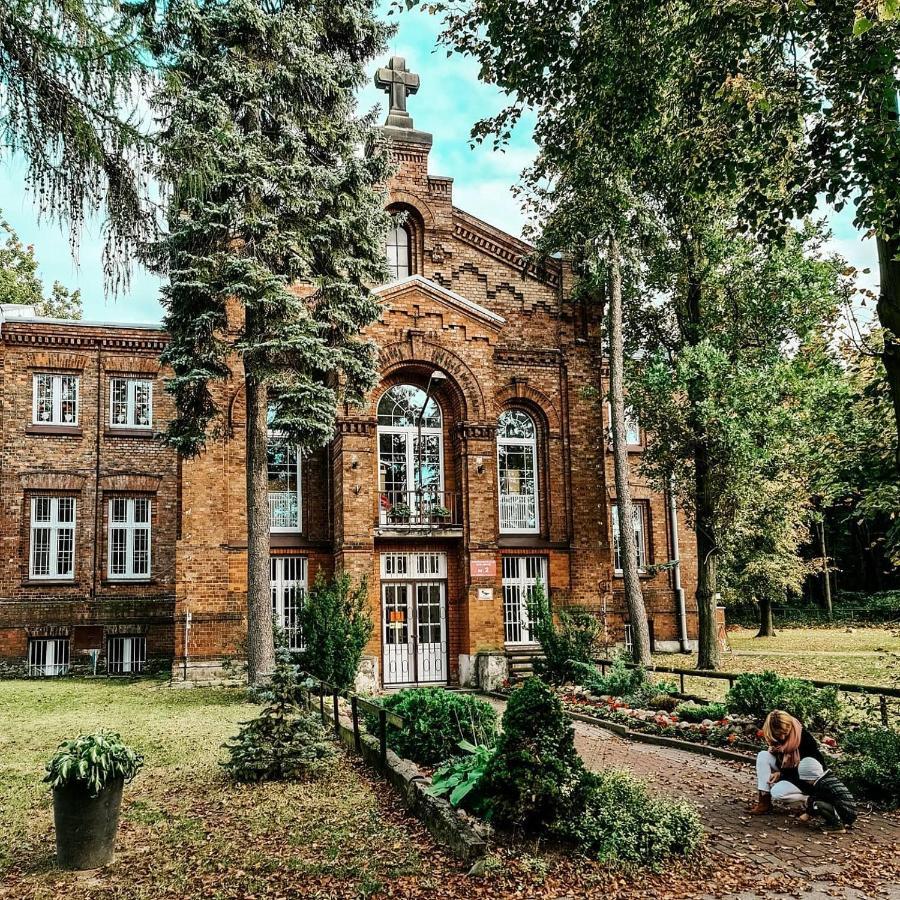 Juna2 - Nowoczesny Apartament W Centrum Z Widokiem Na Park Pruszków Extérieur photo